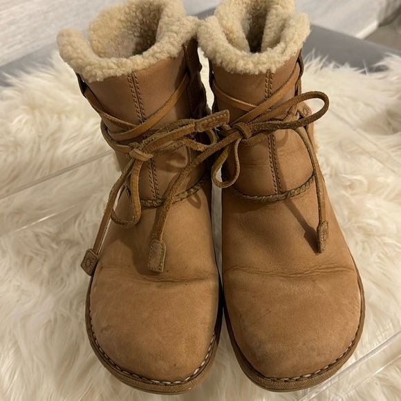 UGG Shoes - UGGs LaJolla Cork Size 7